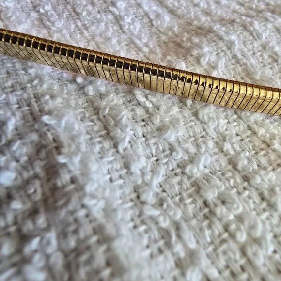 Vintage Gold Slim Belt with Leaf Closure and Twisting Rhinestone Details - Picture 5 of 9